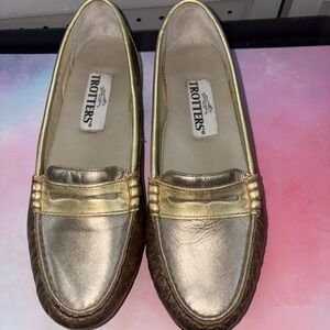Trotters Women's Metallic Gold Flats
